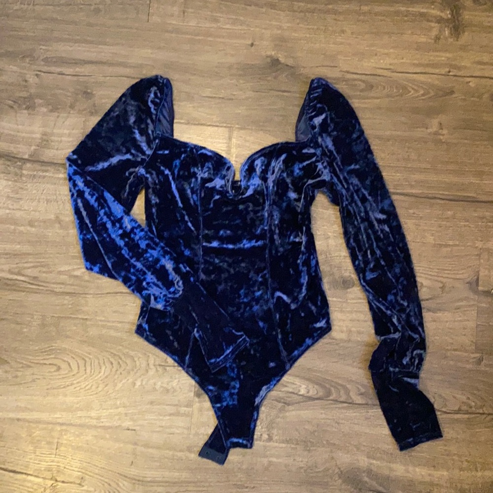NWOT FREE PEOPLE crushed velvet BLUE black magic bodysuit size m